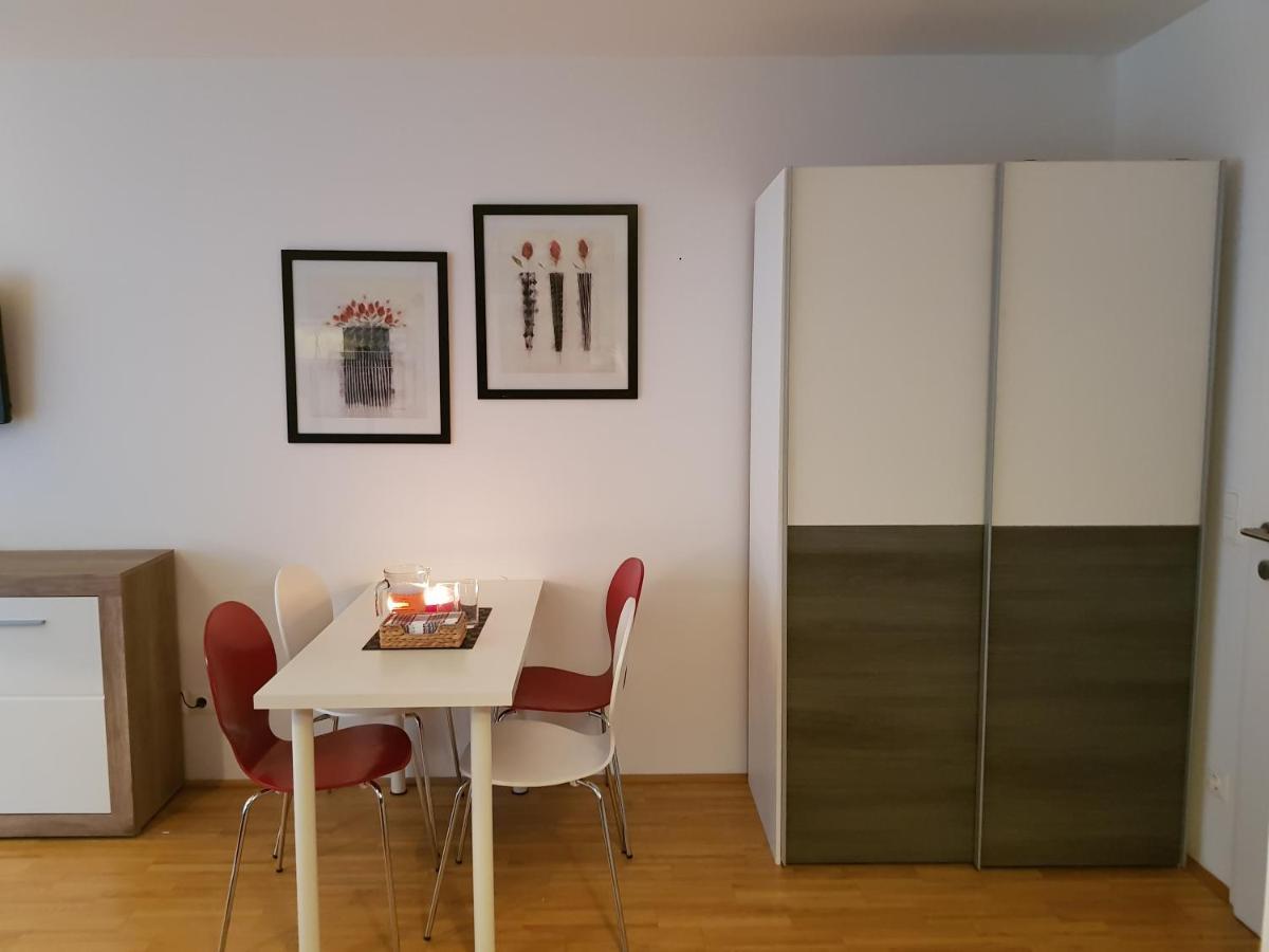Bullsliving Kaisermuehlen Apartment Erni Next To Uno City 비엔나 외부 사진