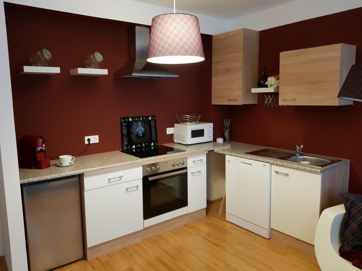 Bullsliving Kaisermuehlen Apartment Erni Next To Uno City 비엔나 외부 사진
